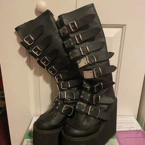 Women's Black Platform Demonia Swing-815 - Picture 3 of 3